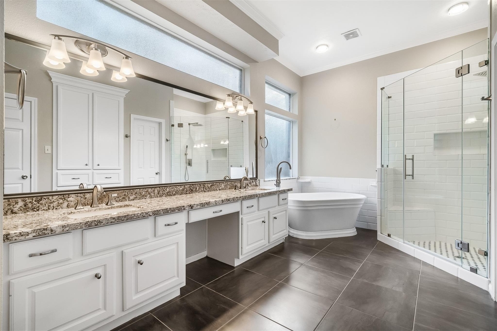 11 Winrock Place - Photo 0