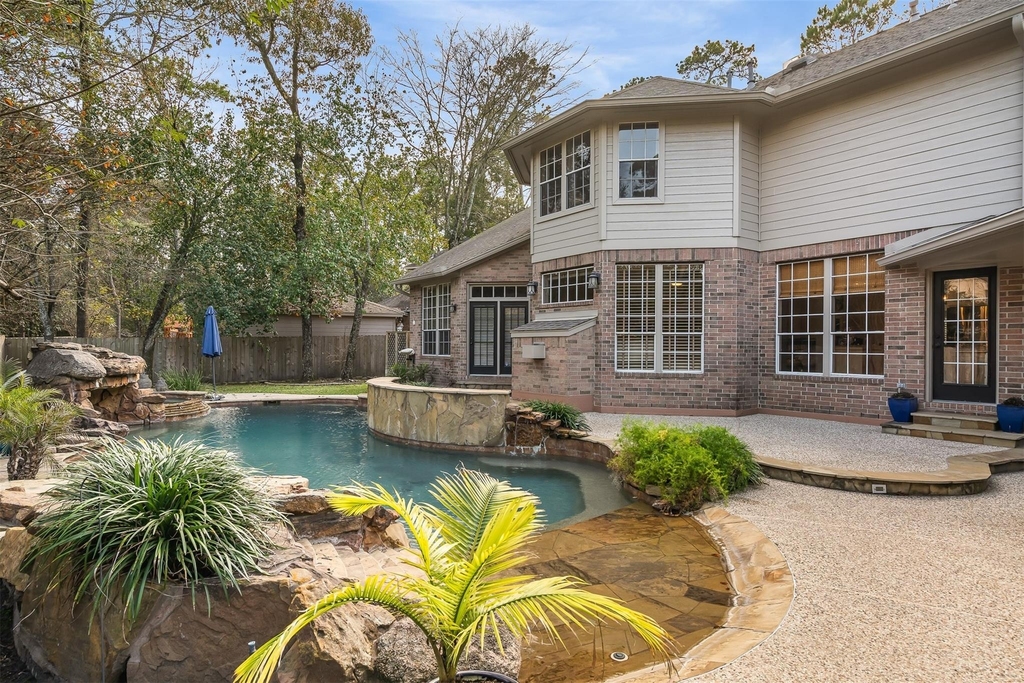 11 Winrock Place - Photo 1