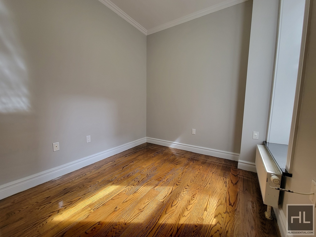 East 13th Street - Photo 2