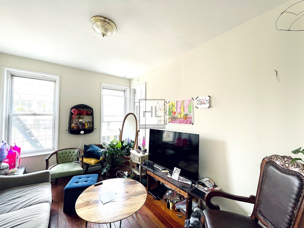 East 11th Street - Photo 0