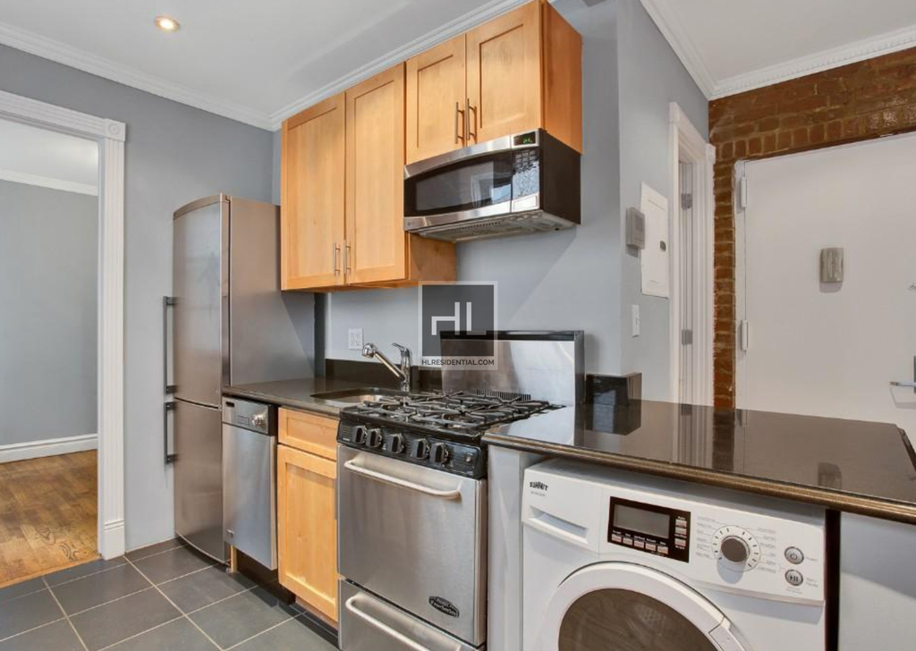 East 13 Street - Photo 8