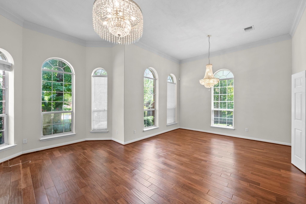 5526 Darschelle Drive - Photo 10