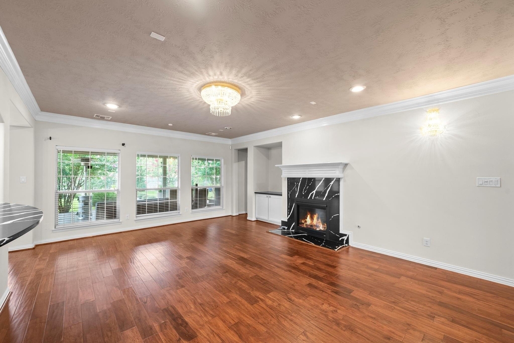 5526 Darschelle Drive - Photo 12