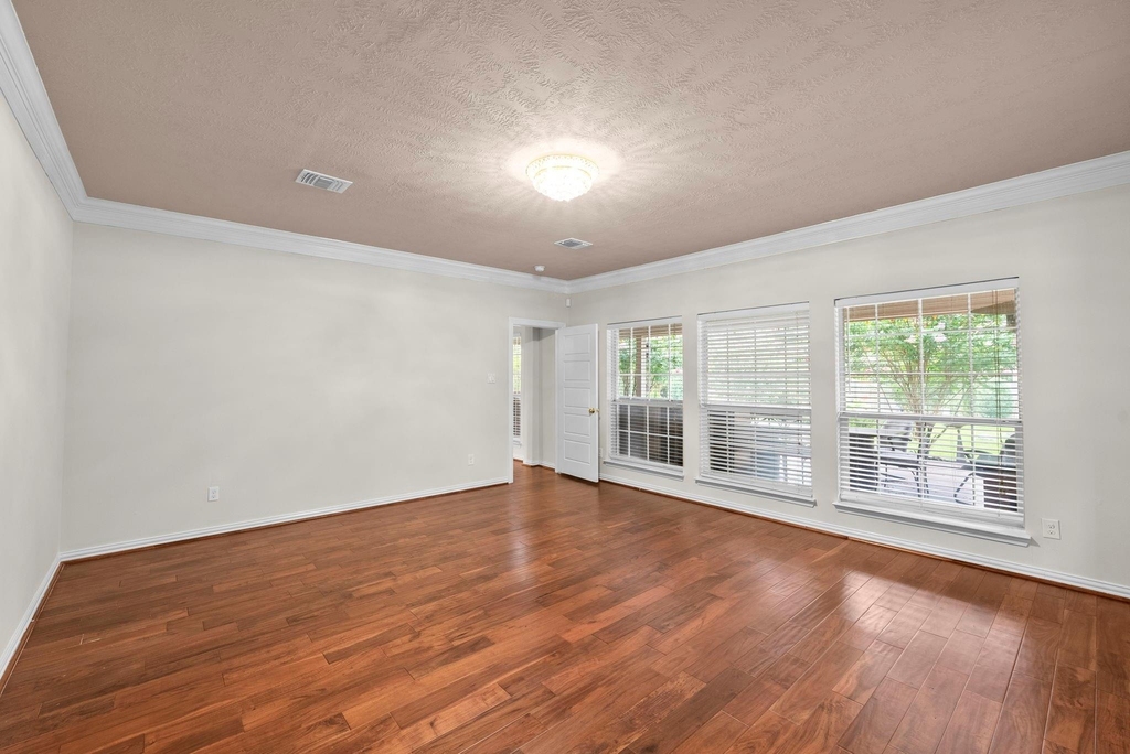 5526 Darschelle Drive - Photo 21