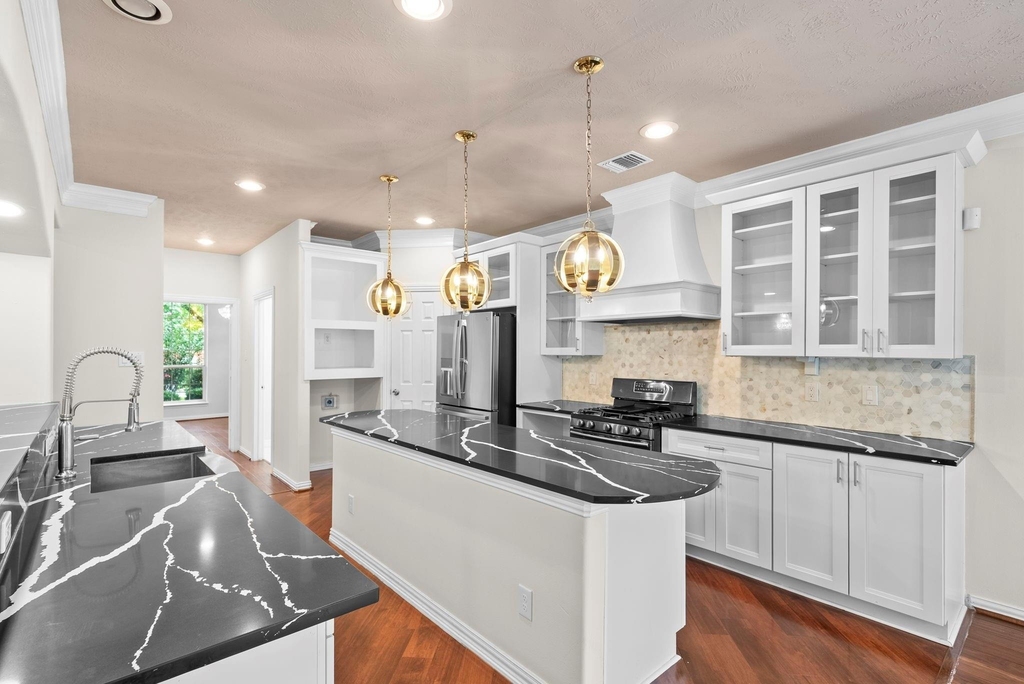 5526 Darschelle Drive - Photo 17
