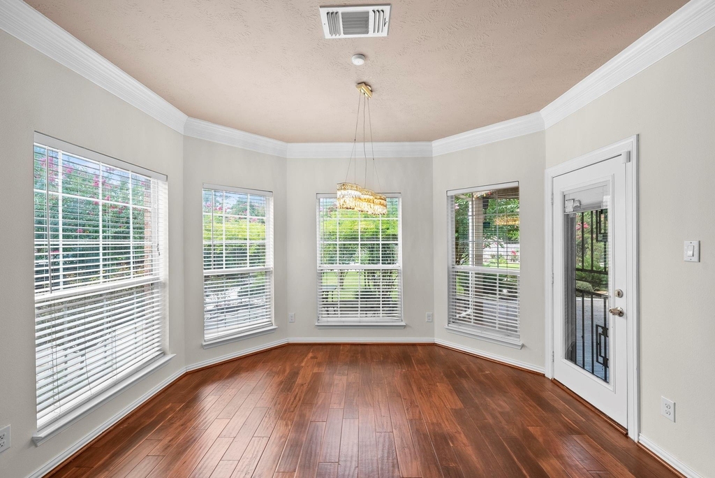 5526 Darschelle Drive - Photo 15