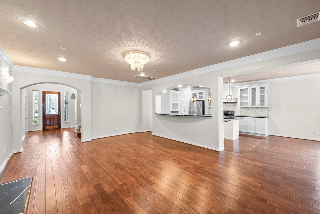 5526 Darschelle Drive - Photo 14