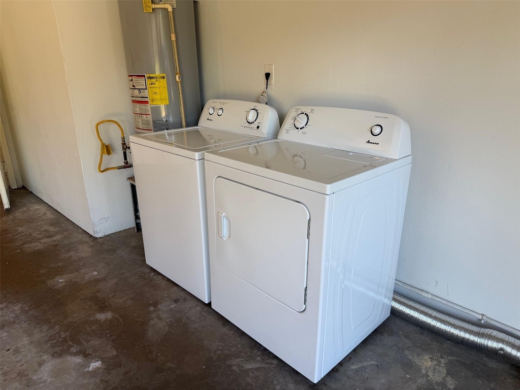 160 W Whitney Street - Photo 16