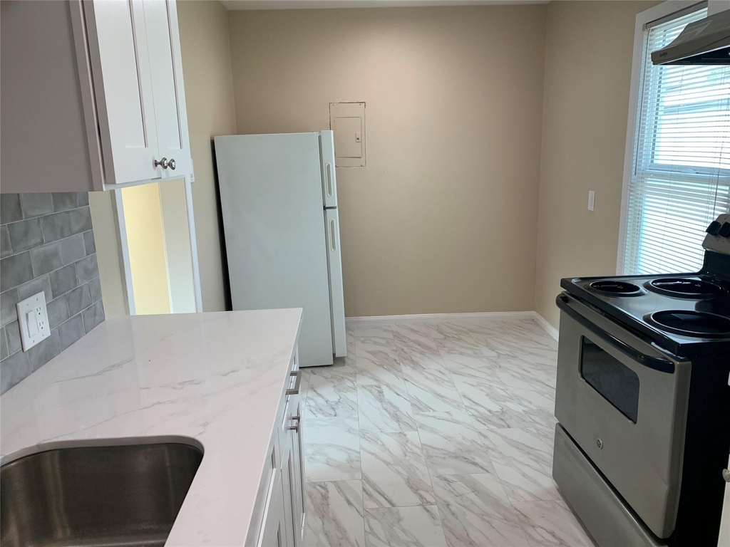 307 Avondale Street - Photo 9