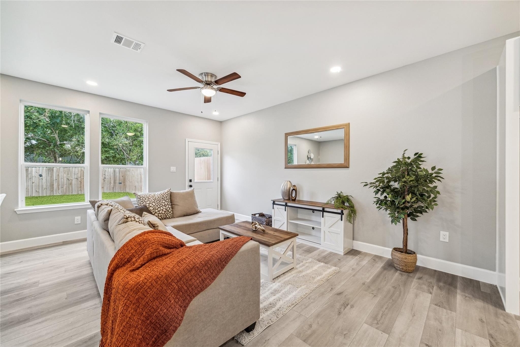 982 Randolph Street - Photo 0