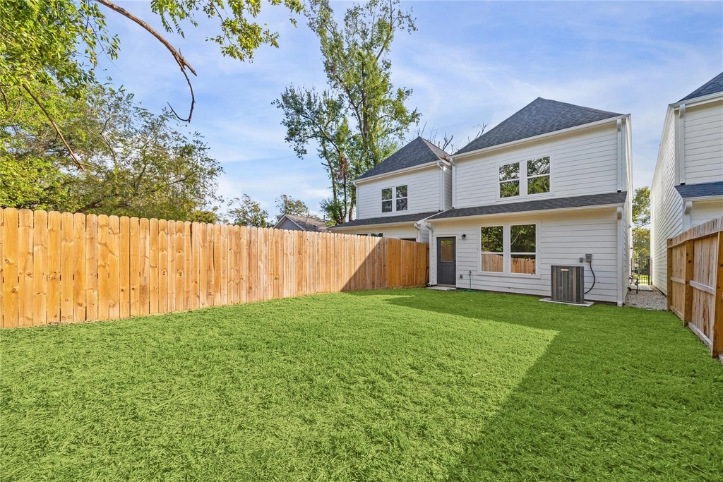 982 Randolph Street - Photo 22