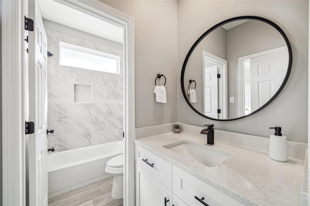 982 Randolph Street - Photo 19