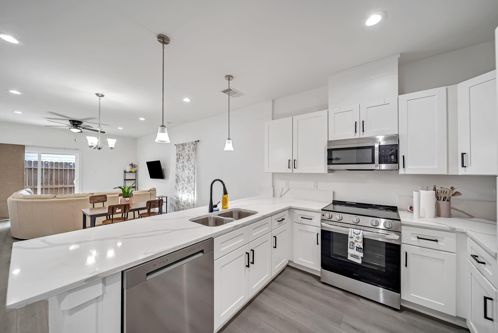 4011 King Street - Photo 3