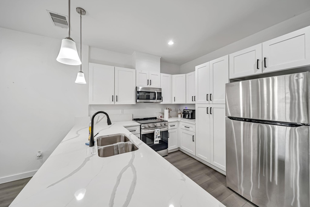 4011 King Street - Photo 4