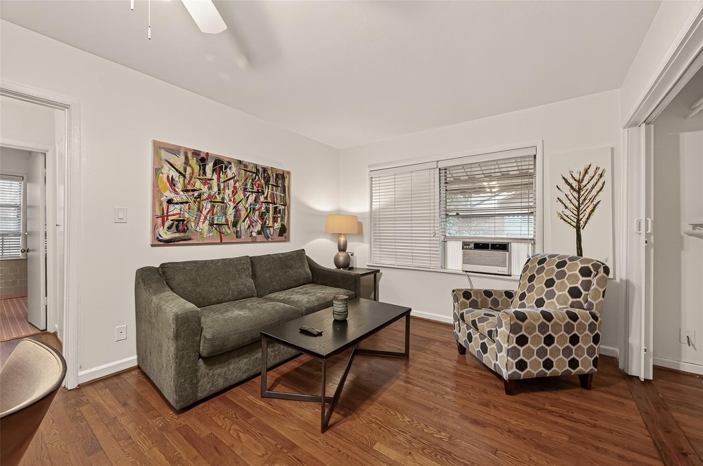 2021 Southgate Boulevard - Photo 5