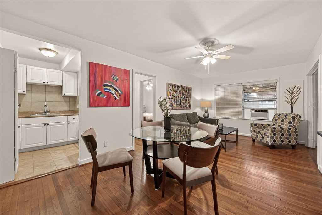 2021 Southgate Boulevard - Photo 4