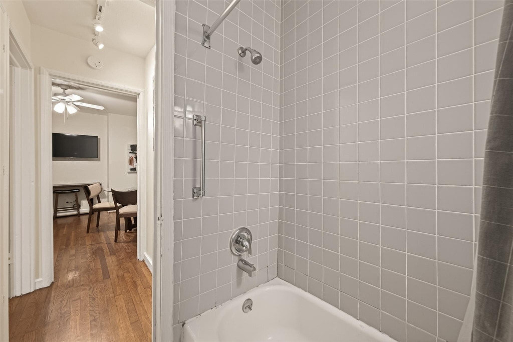 2021 Southgate Boulevard - Photo 14