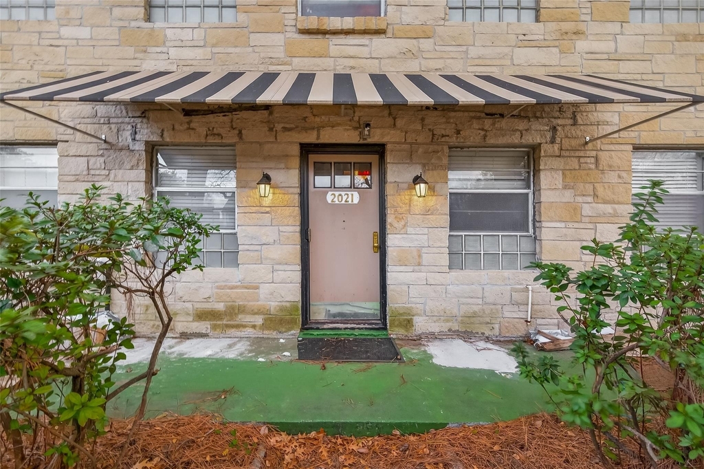2021 Southgate Boulevard - Photo 18