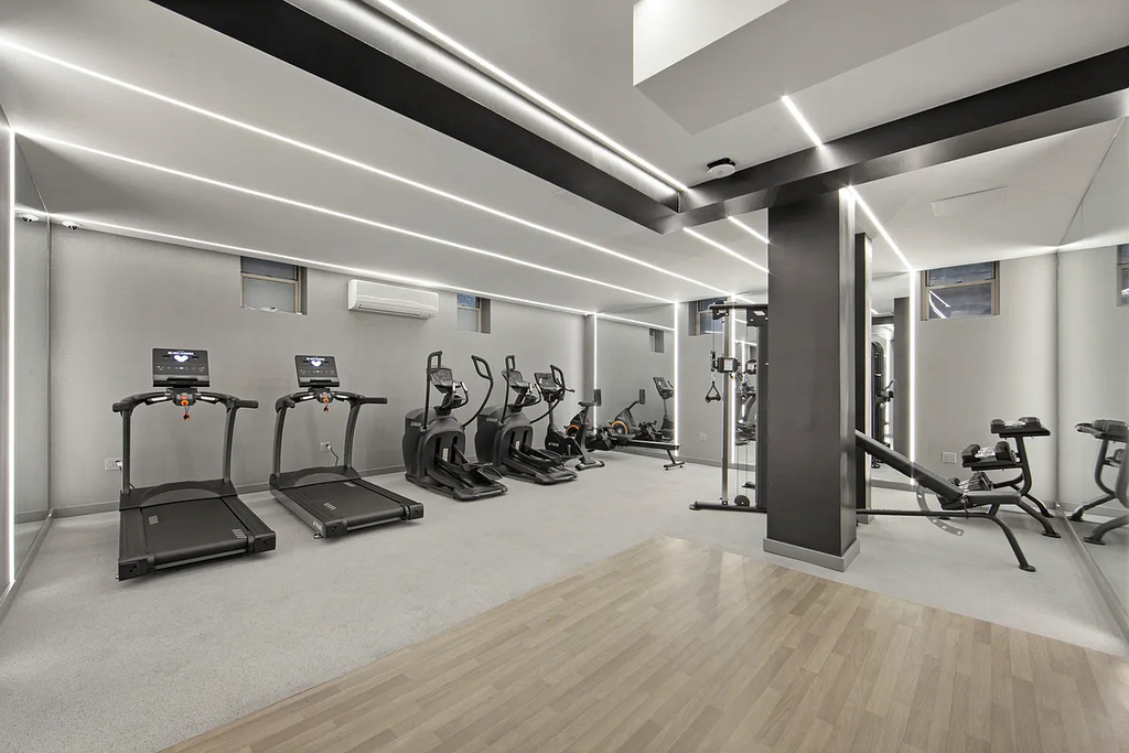 213 East 37th Street - Photo 10