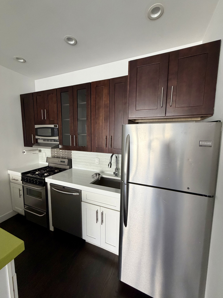 147 Rogers Avenue - Photo 7