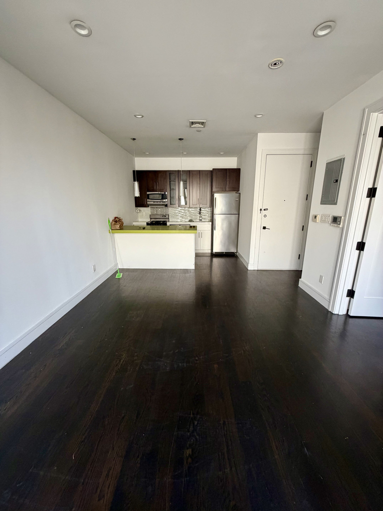 147 Rogers Avenue - Photo 4