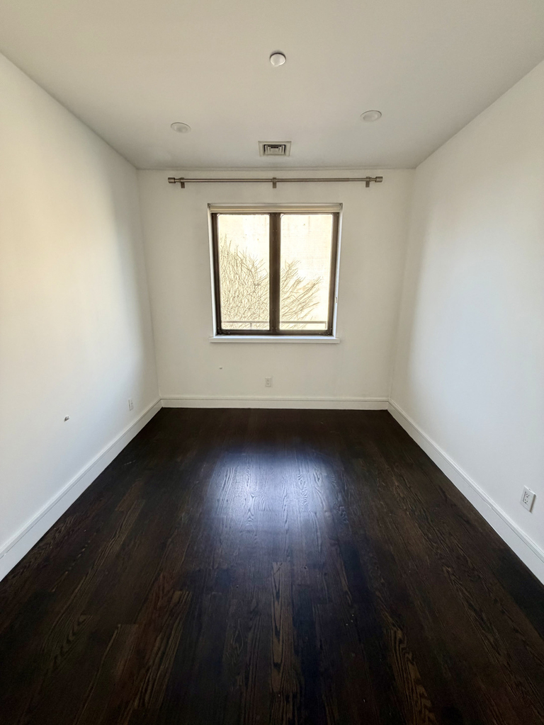 147 Rogers Avenue - Photo 9