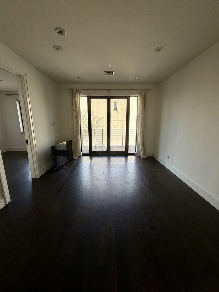 147 Rogers Avenue - Photo 5