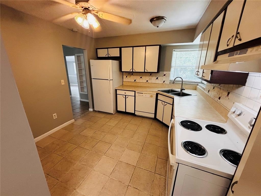 669 Lear Terrace - Photo 2