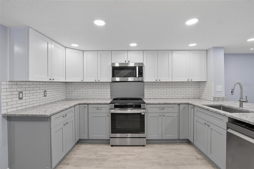1028 Apollo Beach Boulevard - Photo 6