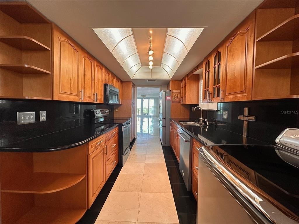 2699 Seville Boulevard - Photo 3
