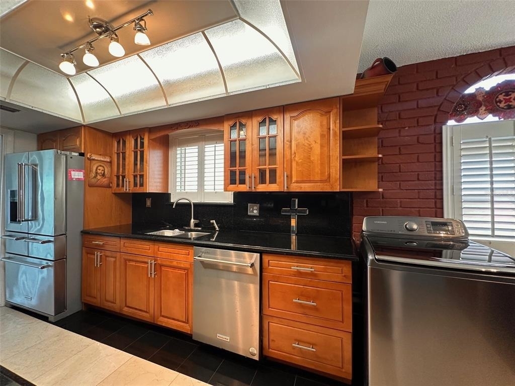 2699 Seville Boulevard - Photo 5
