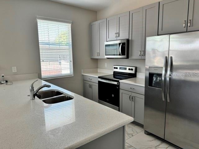 2531 W Walnut Street - Photo 1
