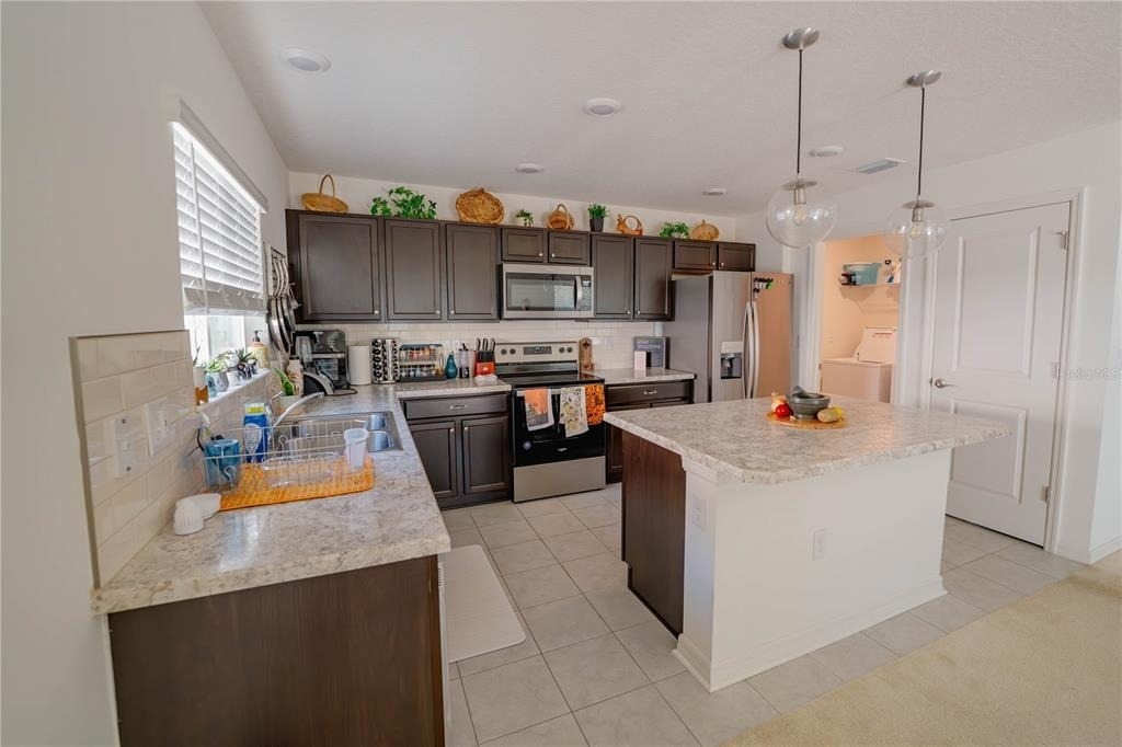 10561 Laguna Plains Drive - Photo 7