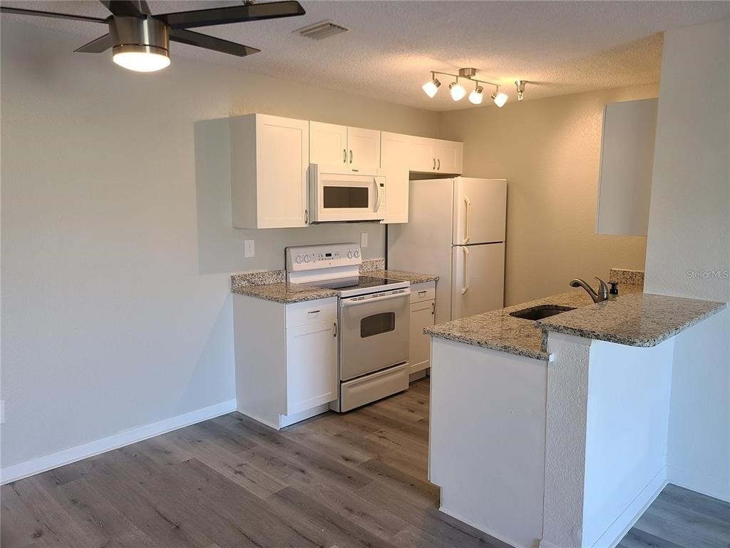 10265 Gandy Boulevard N - Photo 3