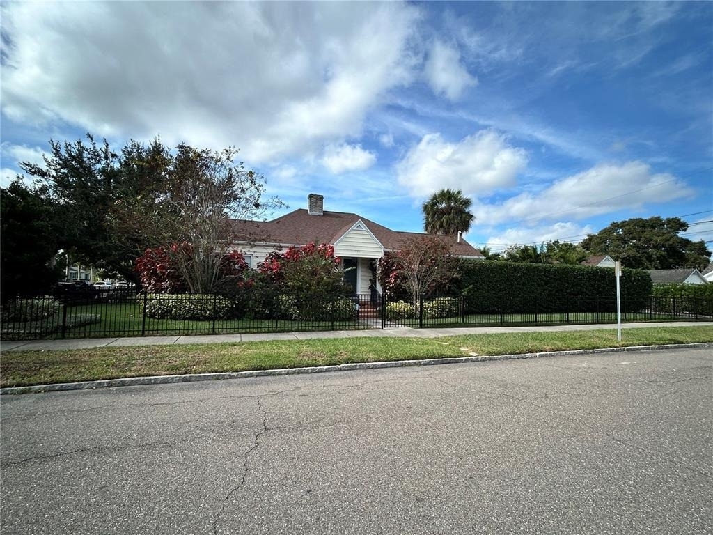 701 29th Avenue N - Photo 0