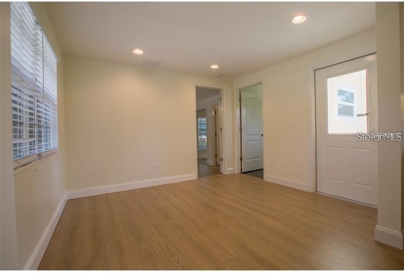 908 W Ohio Avenue - Photo 3