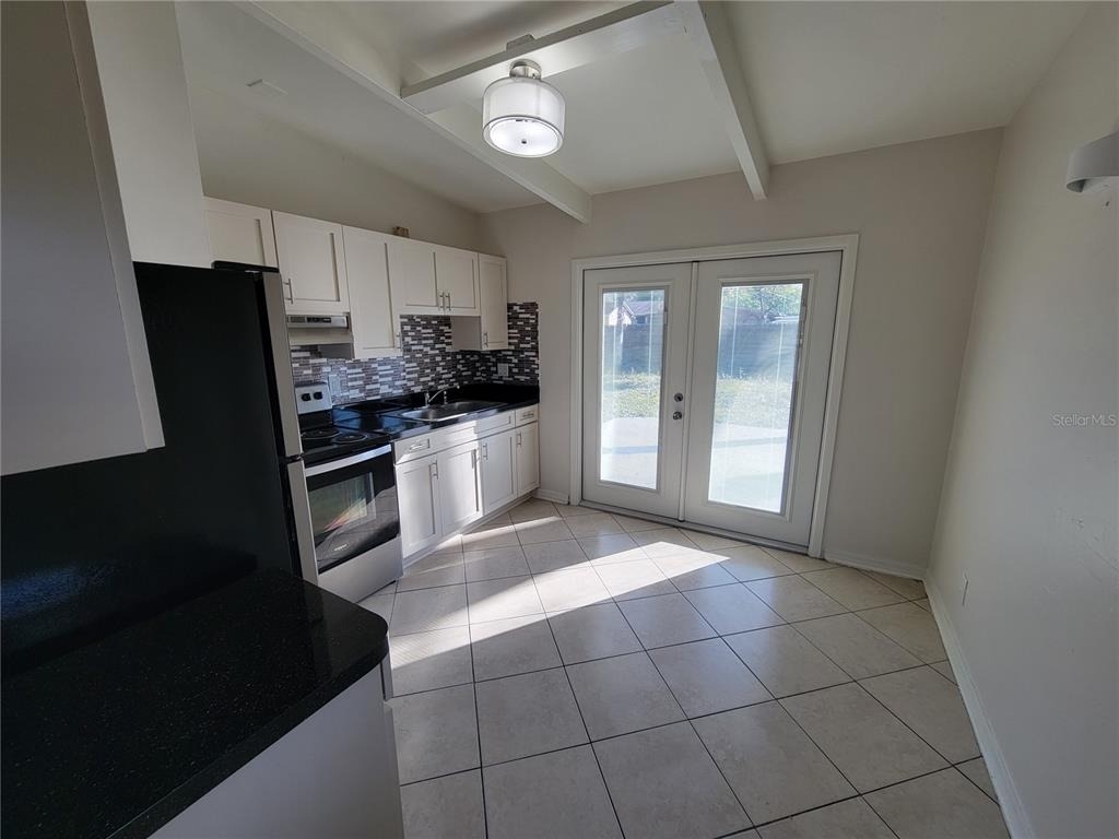 1212 Windermere Way - Photo 4