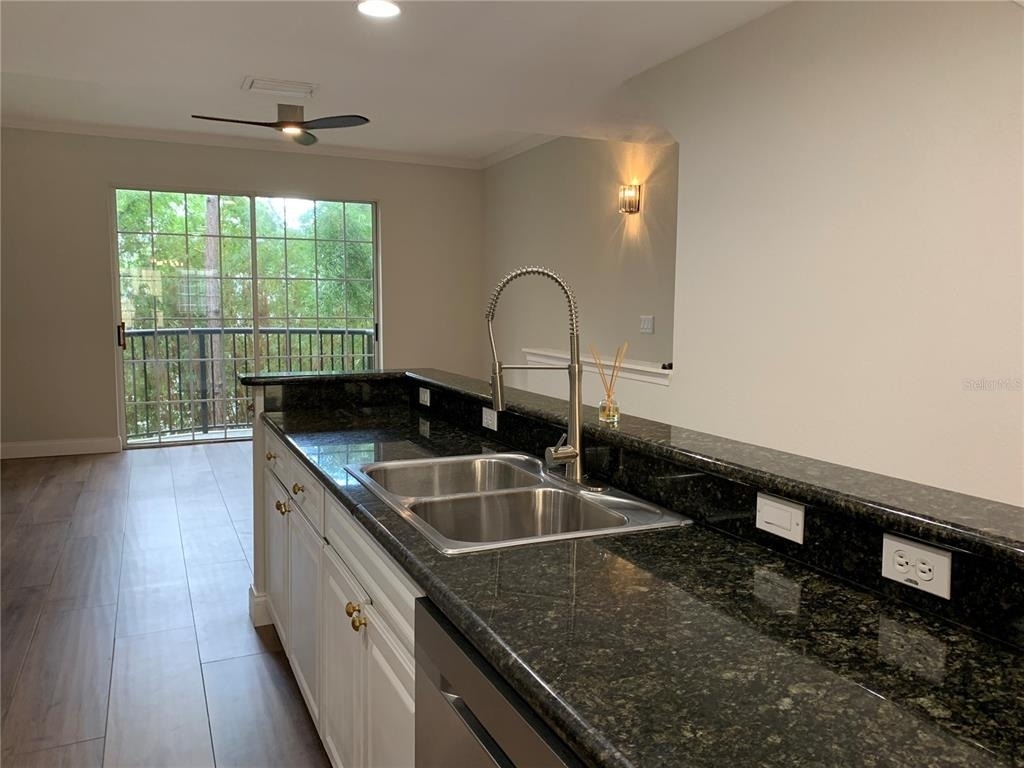 5208 Hampton Beach Place - Photo 6