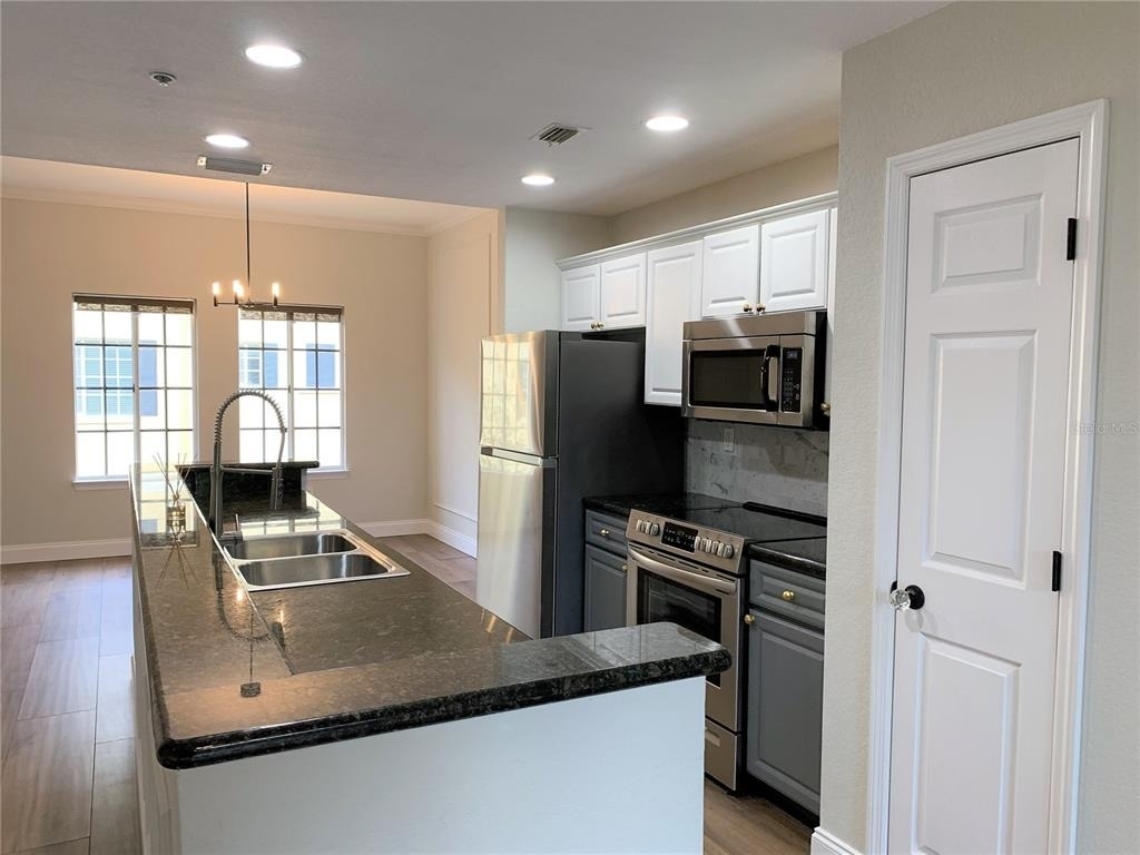 5208 Hampton Beach Place - Photo 5