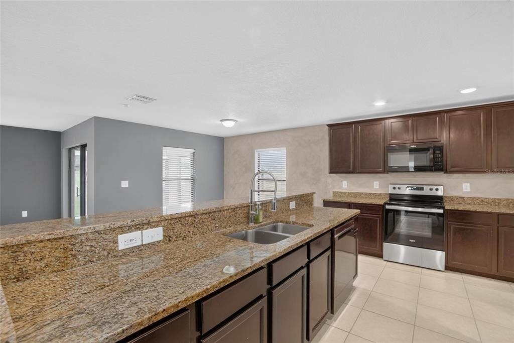 1115 Wynnmere Walk Avenue - Photo 11