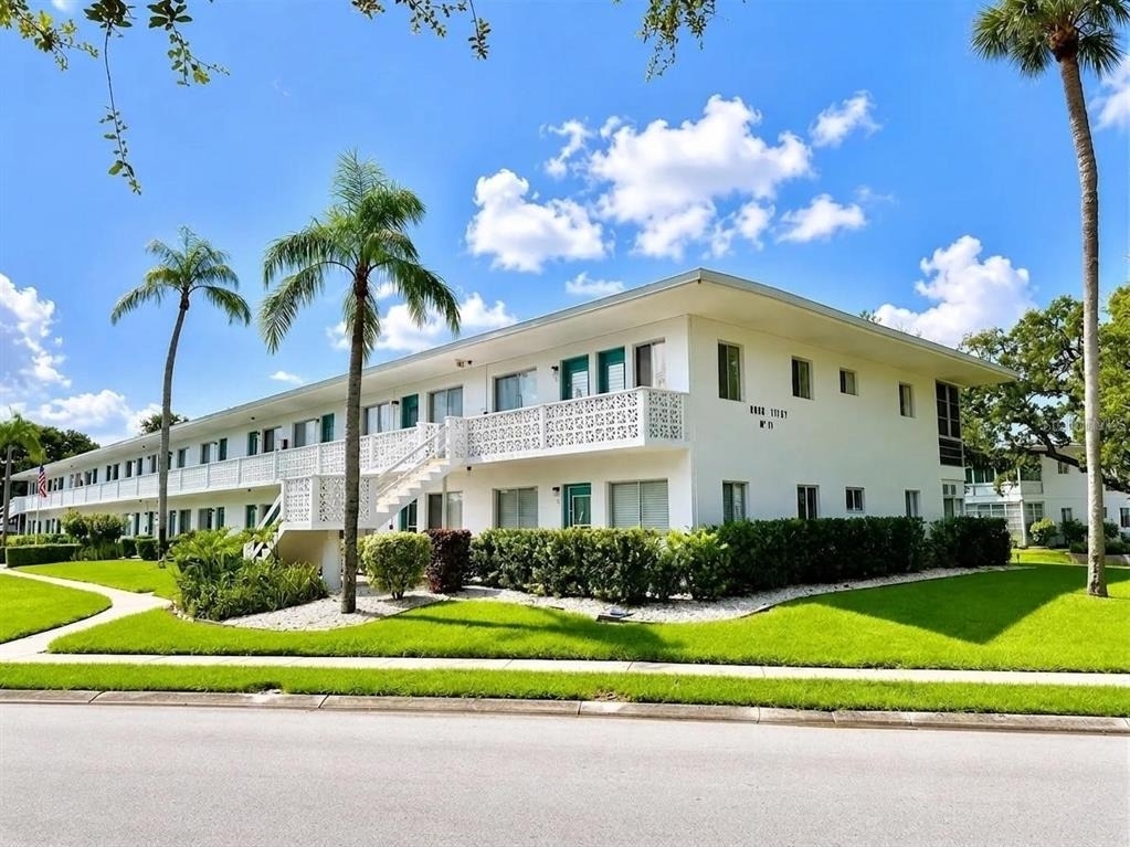 8305 111th Street - Photo 0
