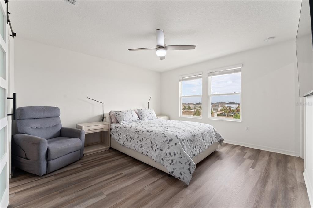 697 Stoney Point Circle - Photo 8