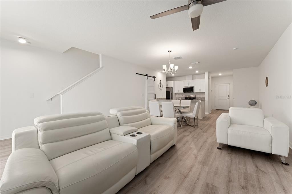 697 Stoney Point Circle - Photo 2