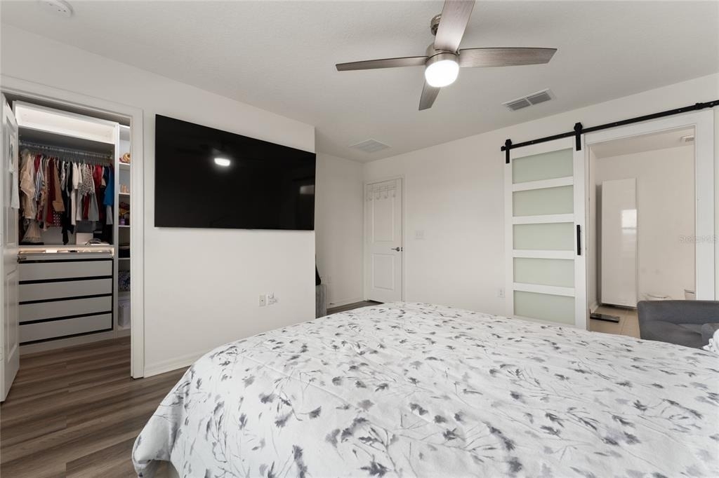 697 Stoney Point Circle - Photo 9