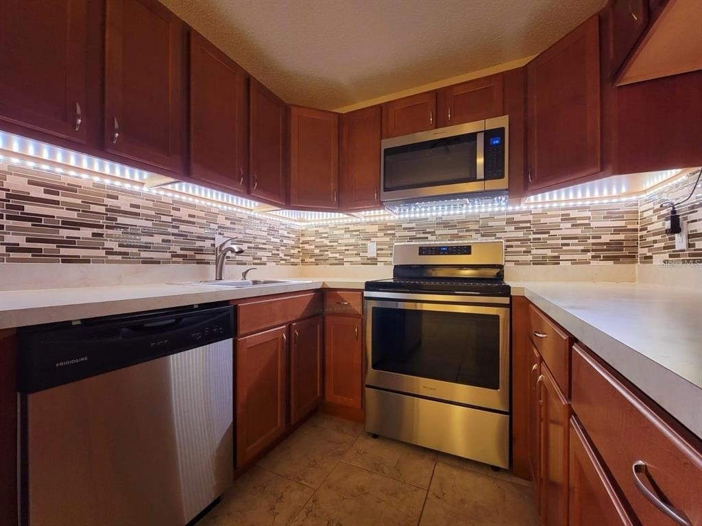 1723 Pine Ridge Road - Photo 3