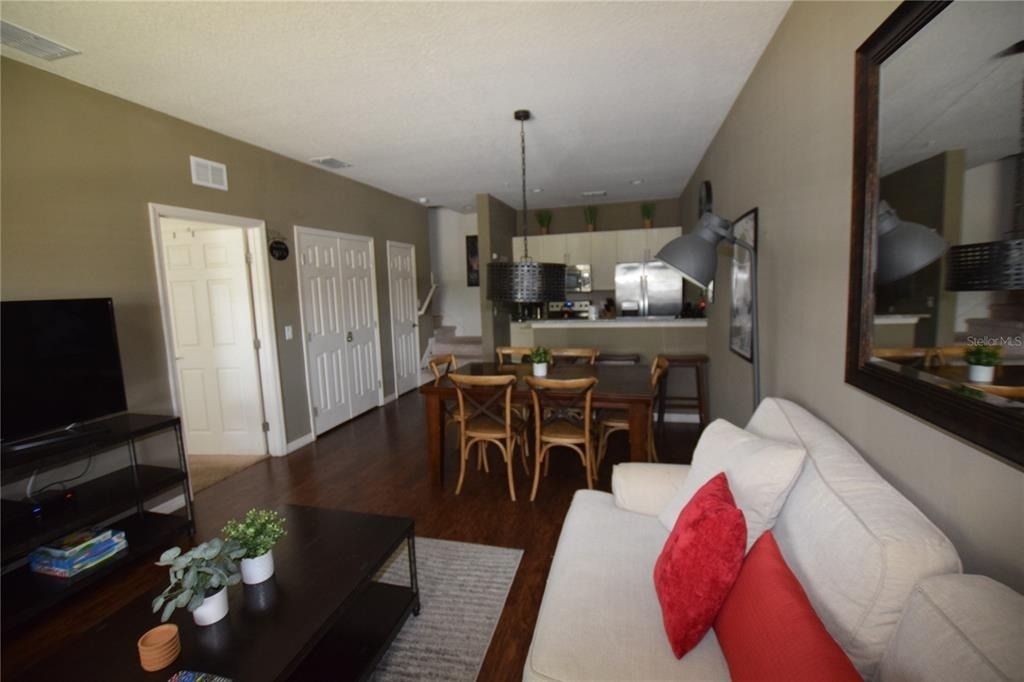 3222 Wish Avenue - Photo 4
