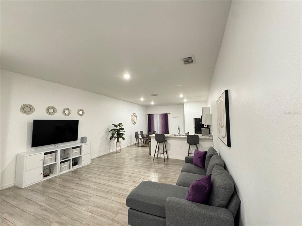 699 W Kaley Street - Photo 1