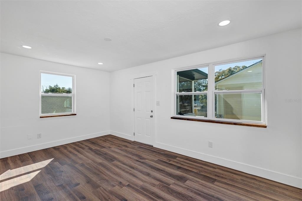 2027 30th Avenue N - Photo 3