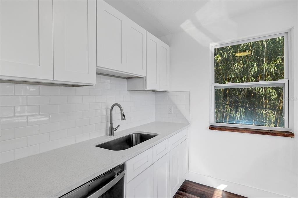 2027 30th Avenue N - Photo 6