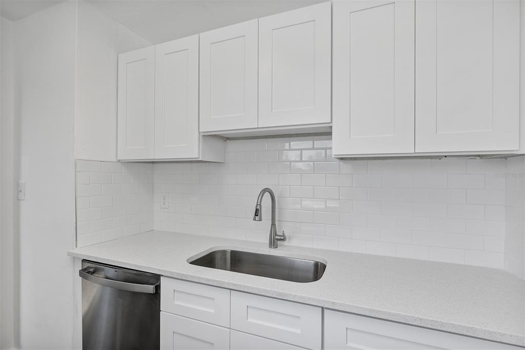 2027 30th Avenue N - Photo 8